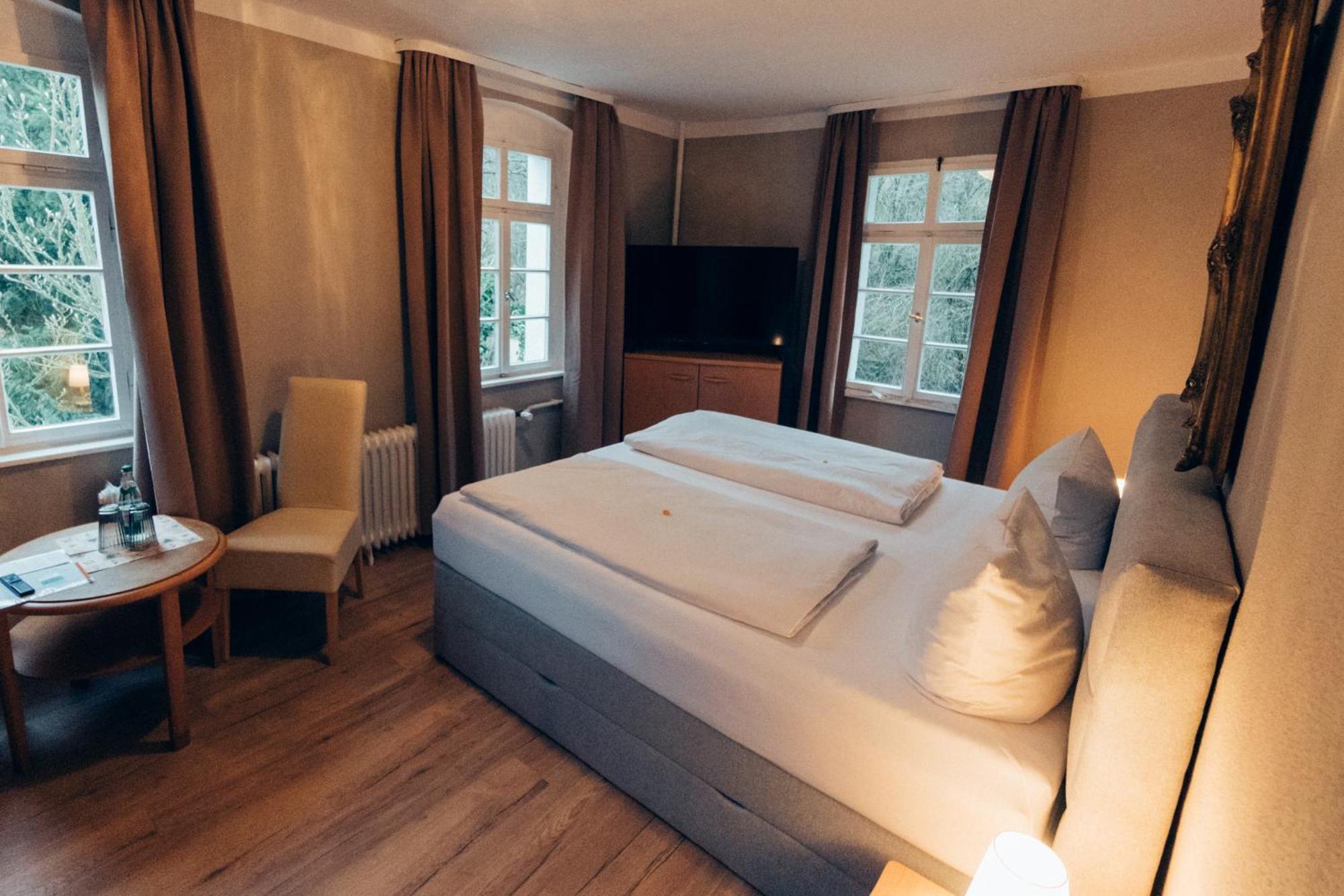 Gasthof Hotel Zur Post Egloffstein Exterior photo