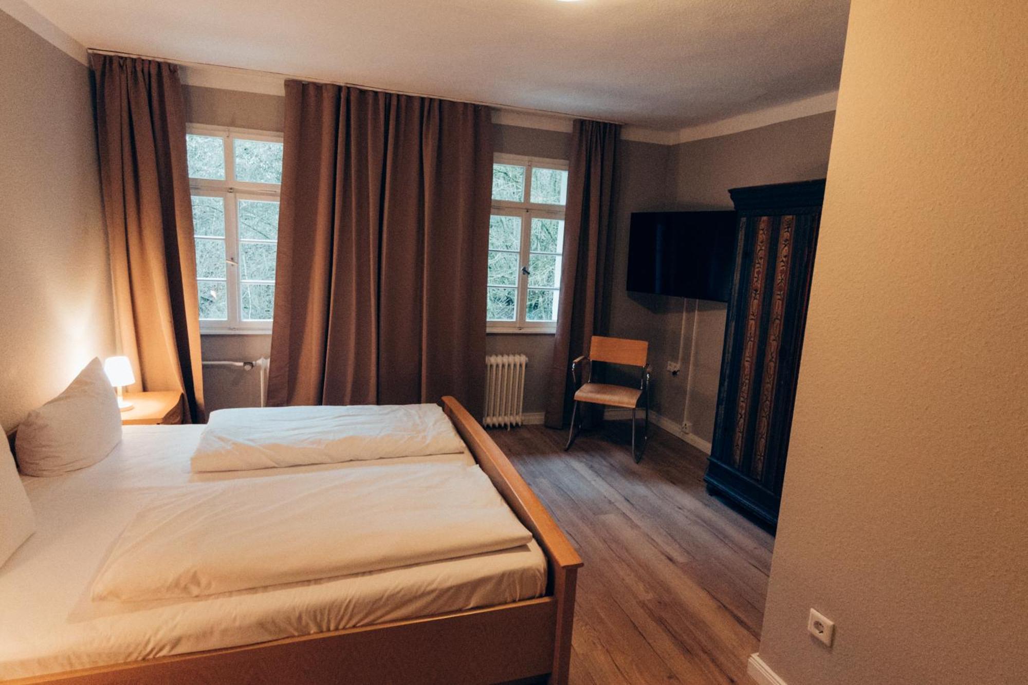 Gasthof Hotel Zur Post Egloffstein Exterior photo